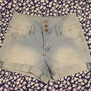 Size 5 YMI Highwaisted shorts.